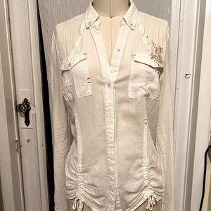 SOLD Ladies button down cotton shirt S